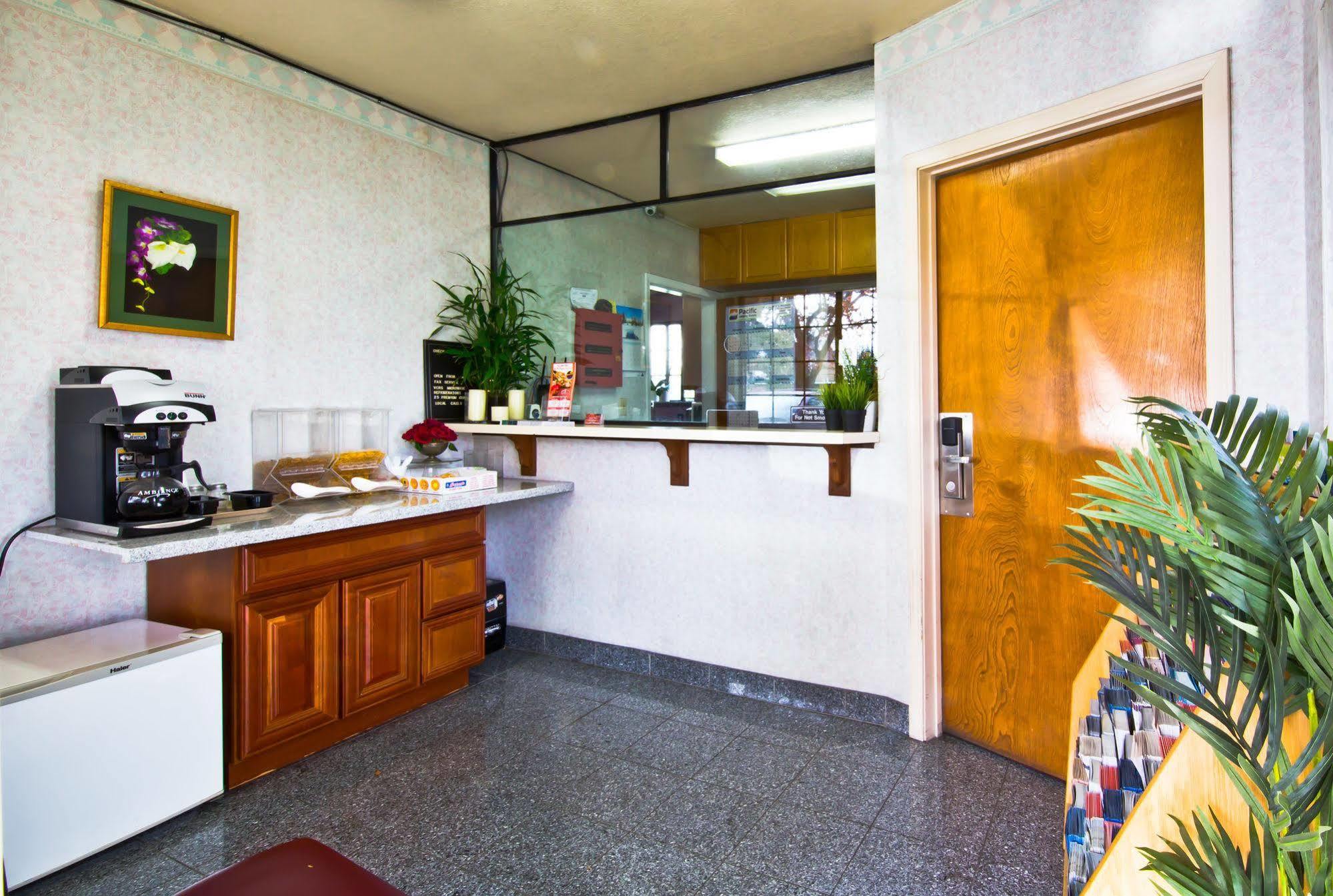 Valley Motel 2*