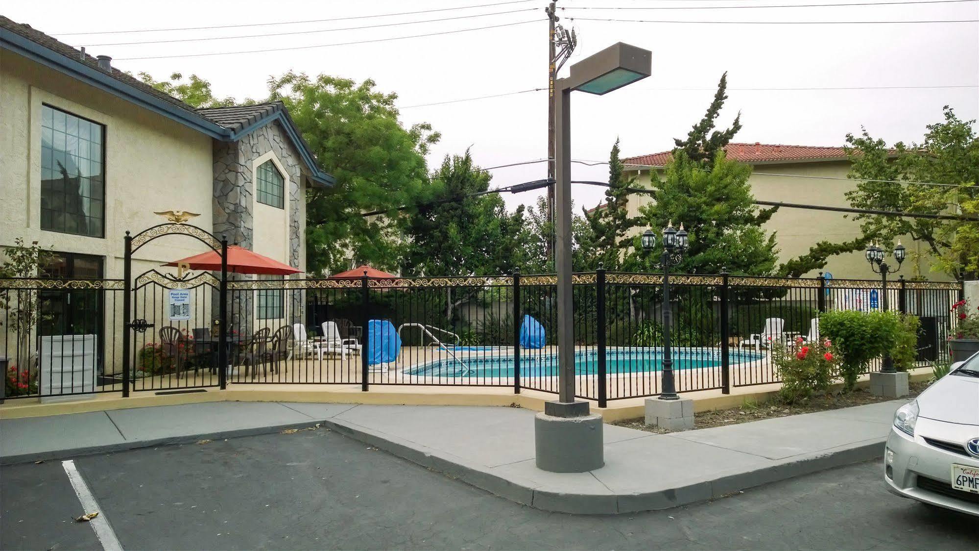 Clarion Silicon Valley 3*