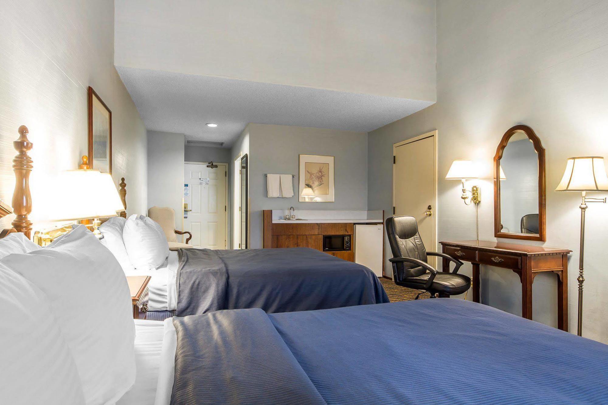 Clarion Silicon Valley Hotel 3*