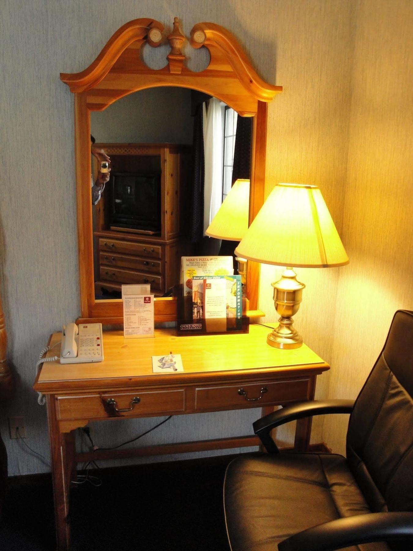 Clarion Silicon Valley Hotel