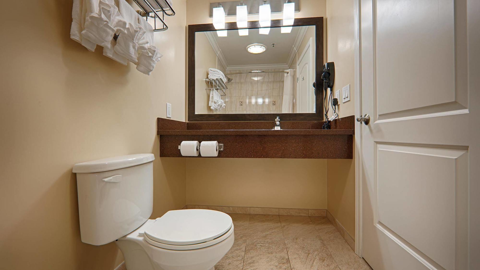Motel Western Airport Plaza 3*