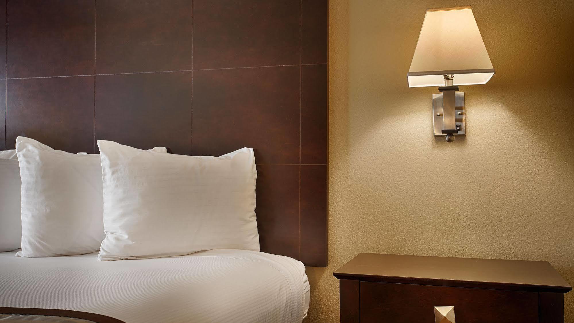 Western Airport Plaza Motel