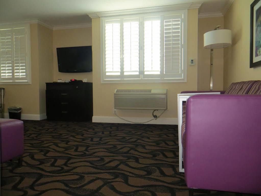 Western Airport Plaza 3*