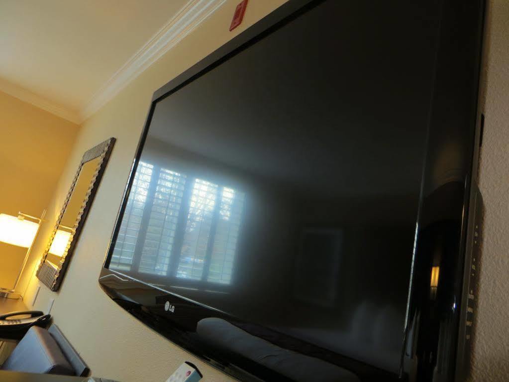 Motel Western Airport Plaza 3*