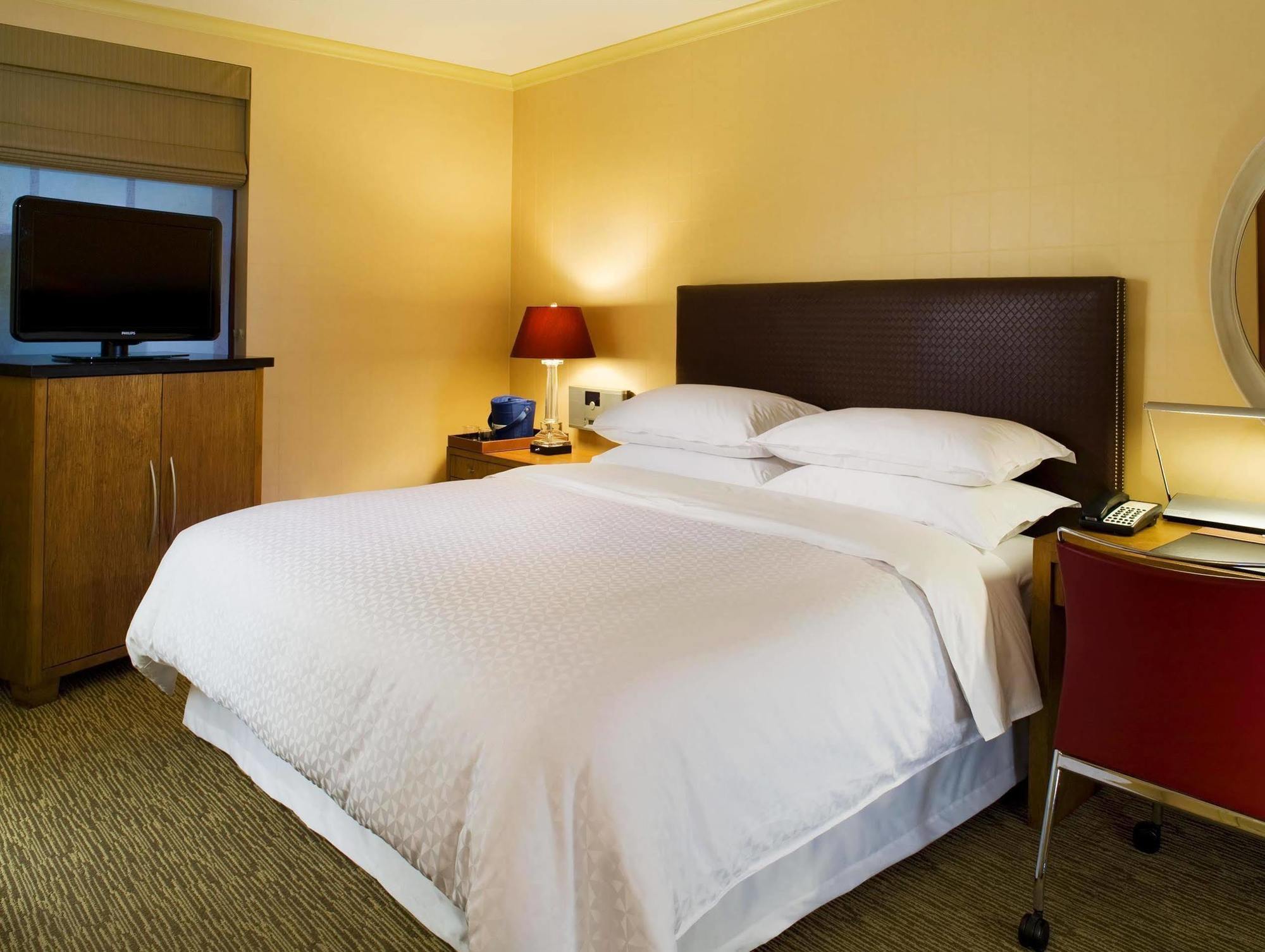 Four Points By Sheraton Downtown Hotel 3*