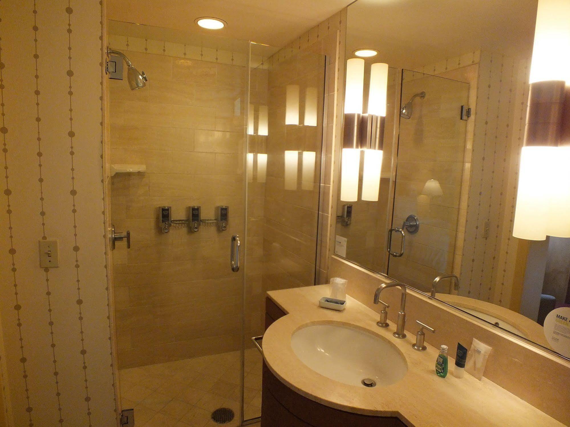 Four Points By Sheraton Downtown Hotel