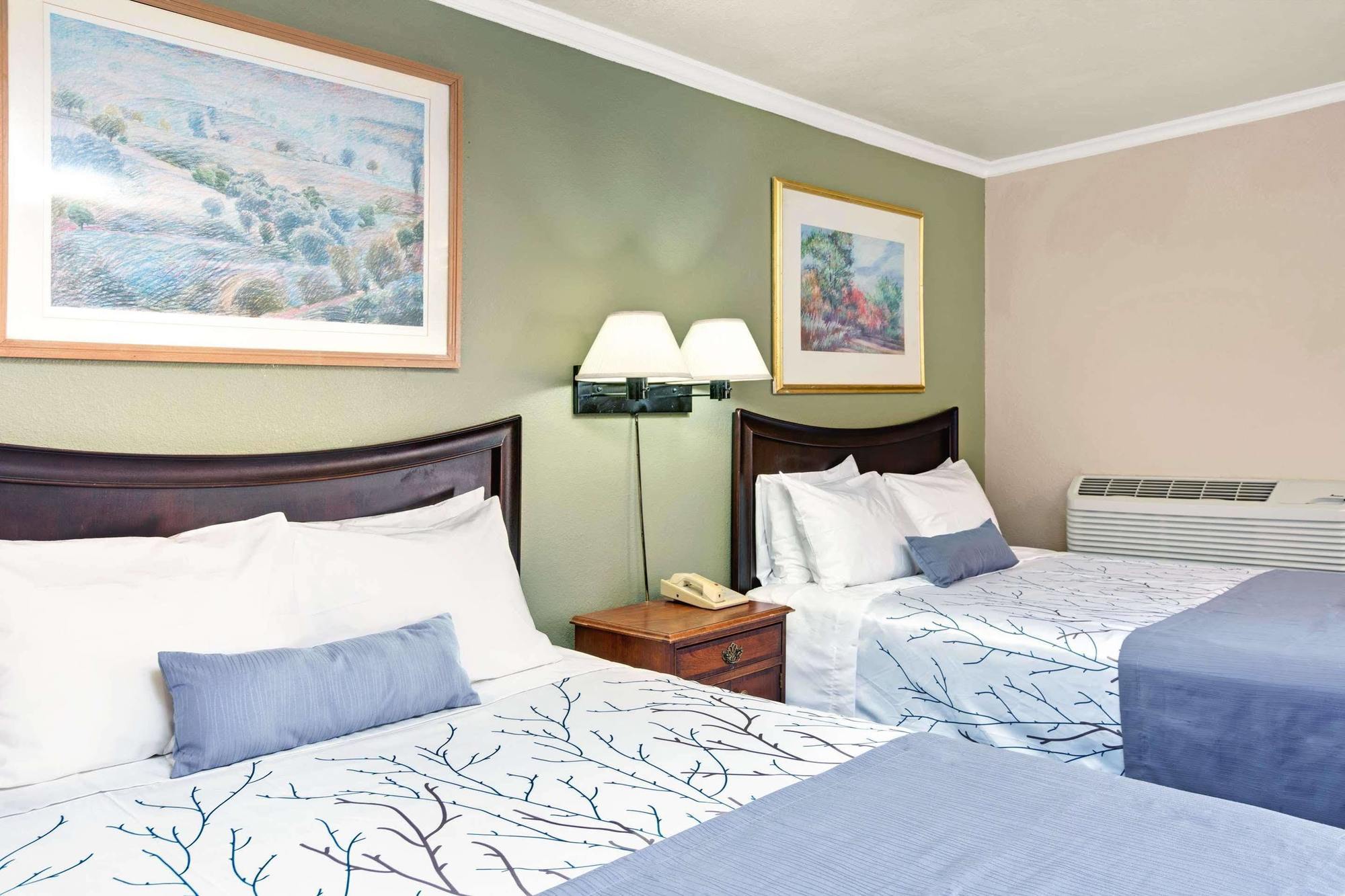 Hotel Days By Wyndham Convention Center *