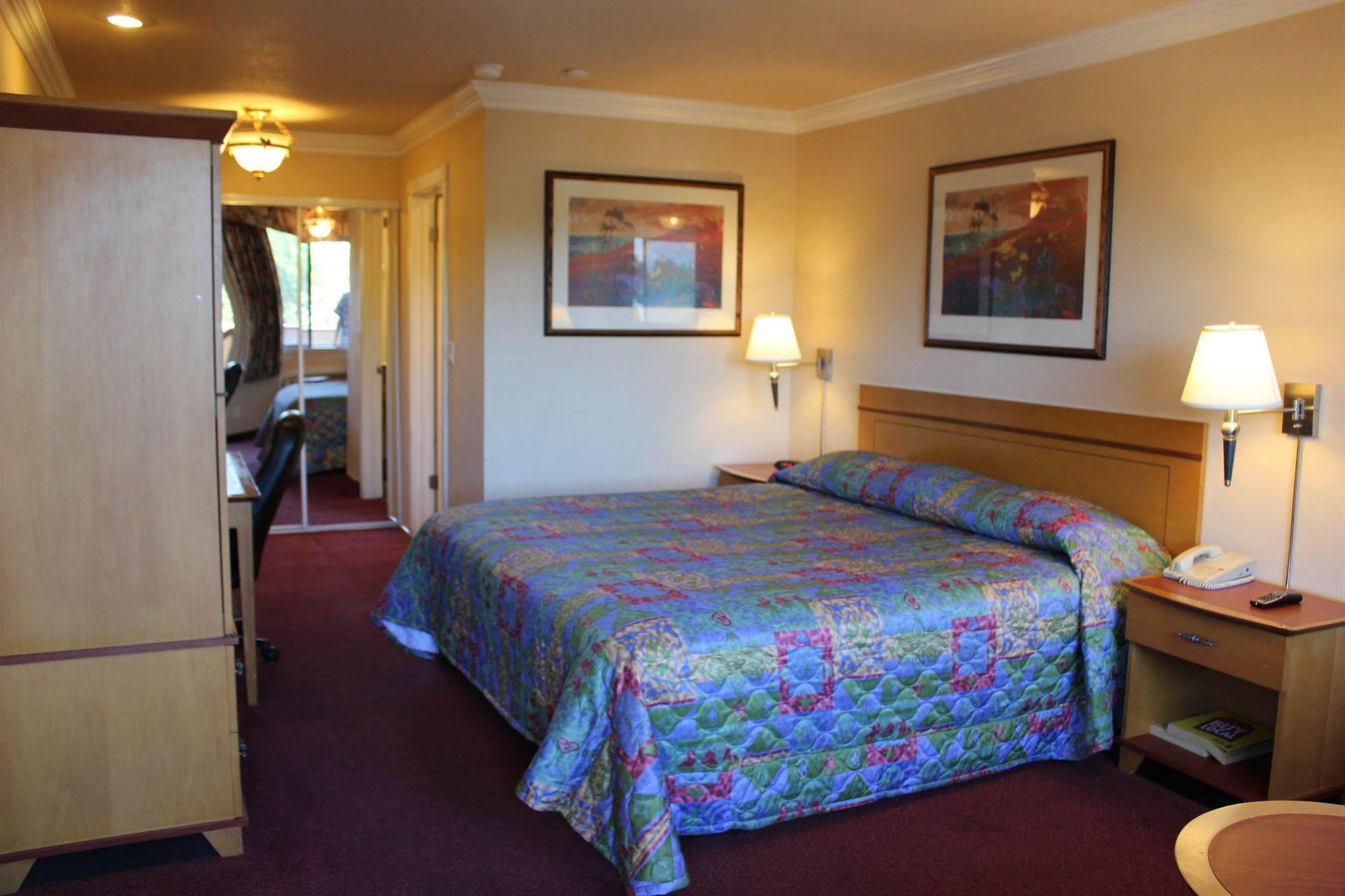Signature Motel