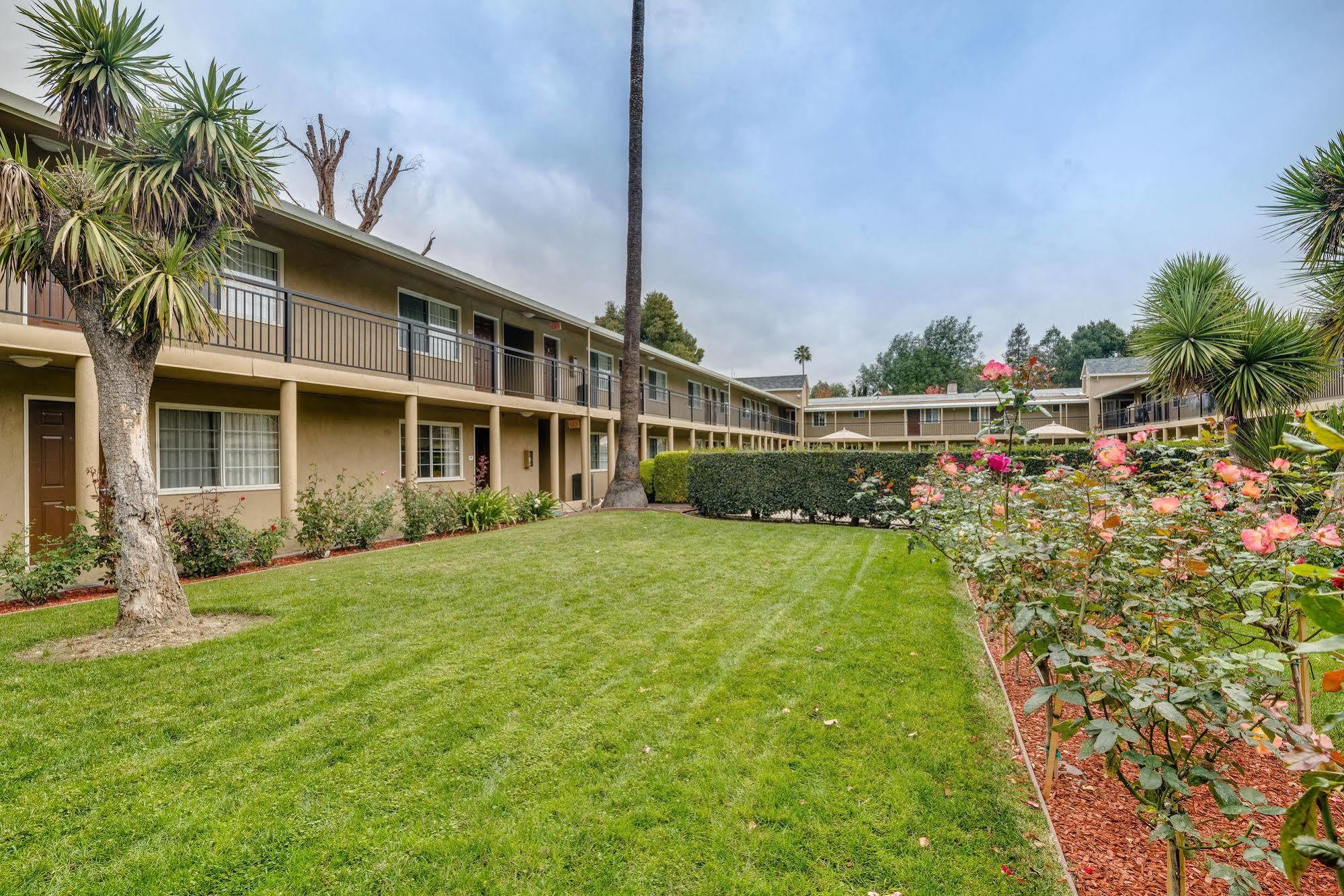 Hotel Rose Garden - Airport San Jose