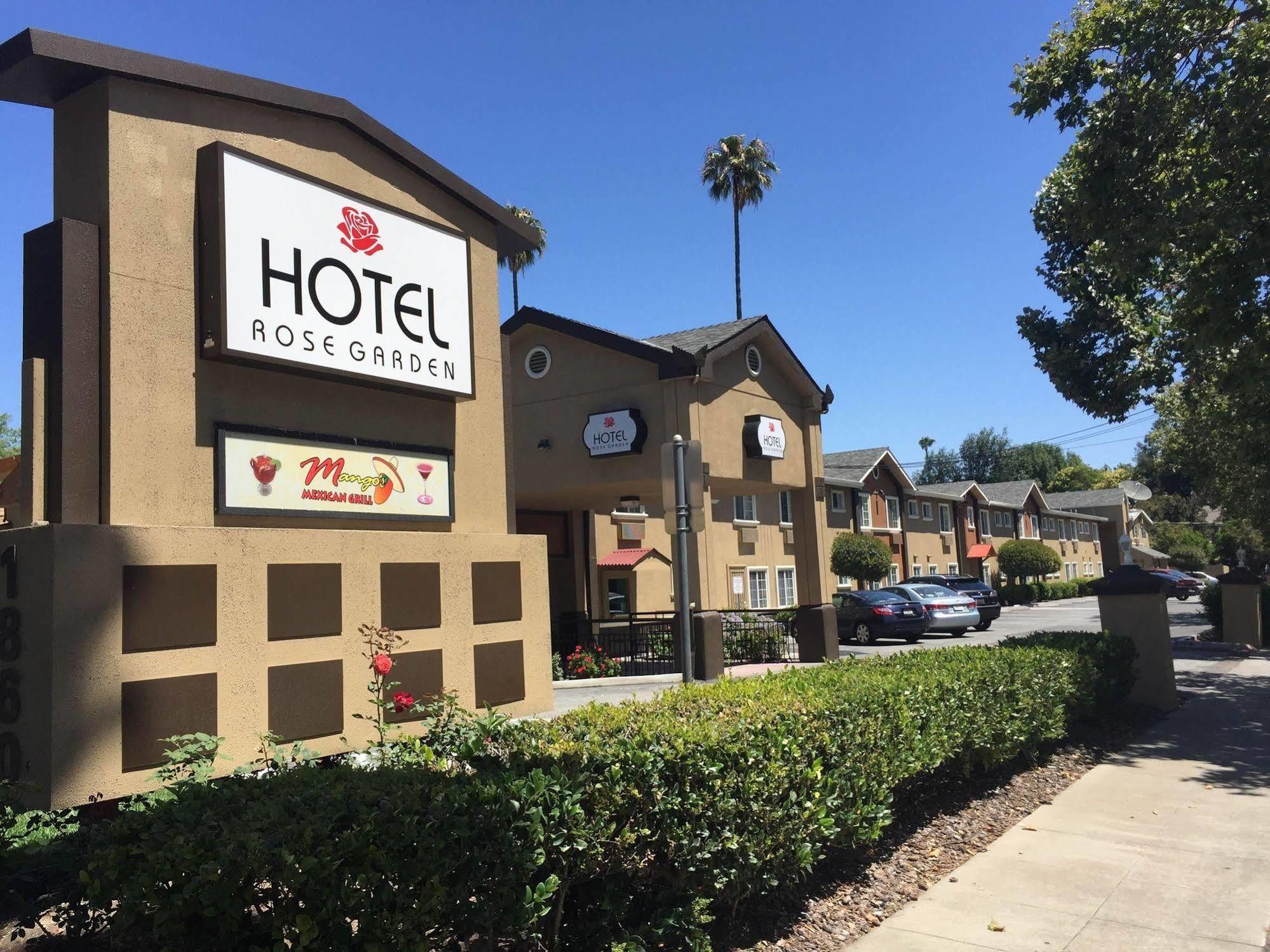 Hotel Rose Garden - Airport 2*