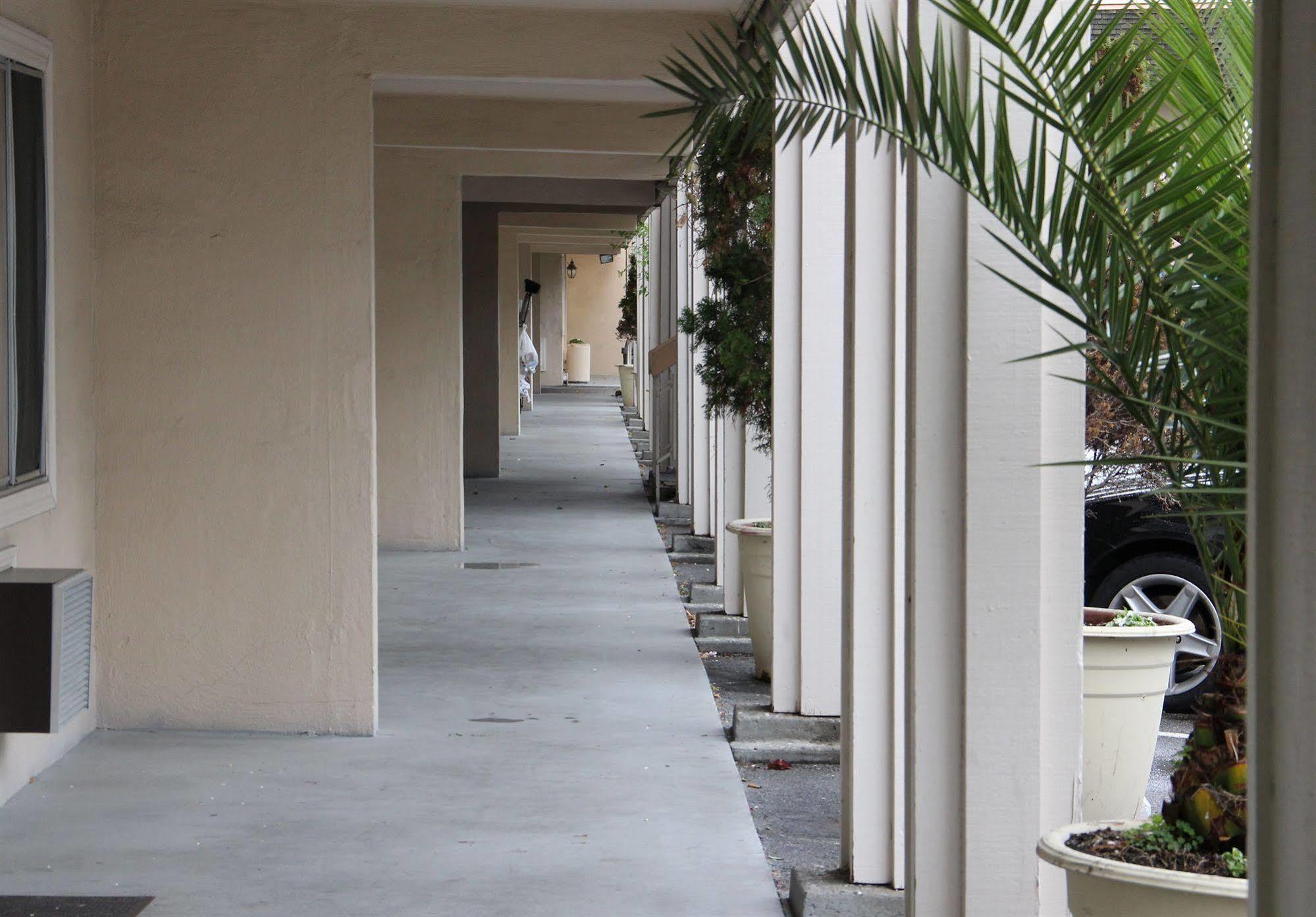 Caravelle Extended Motel