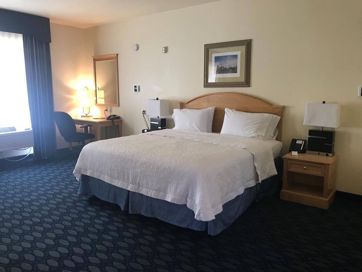 Hampton & Hotel