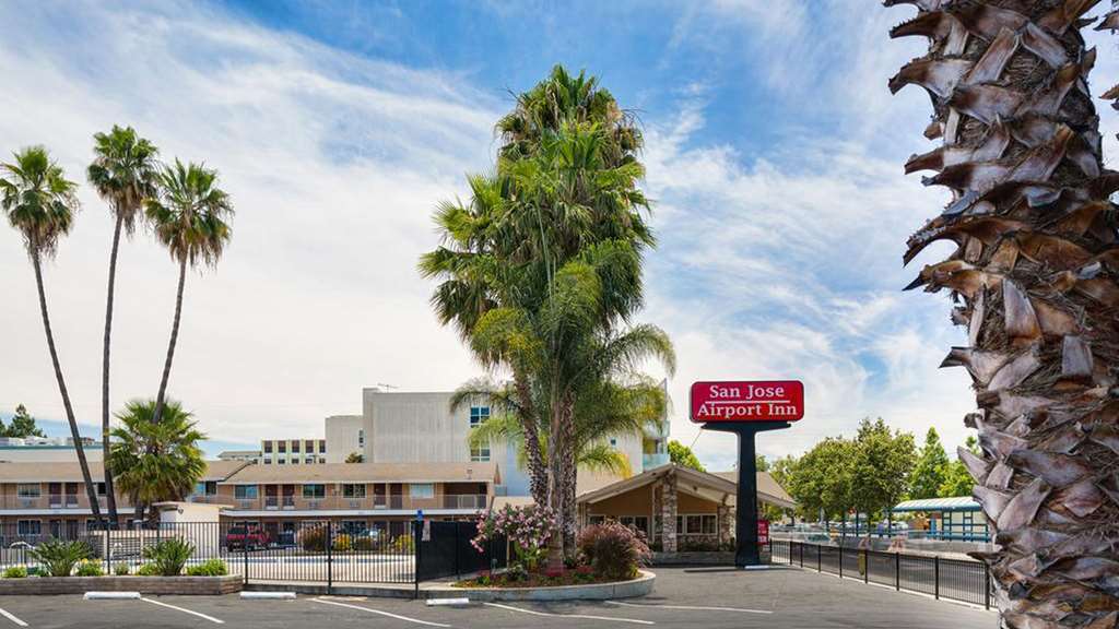 Airport Motel *