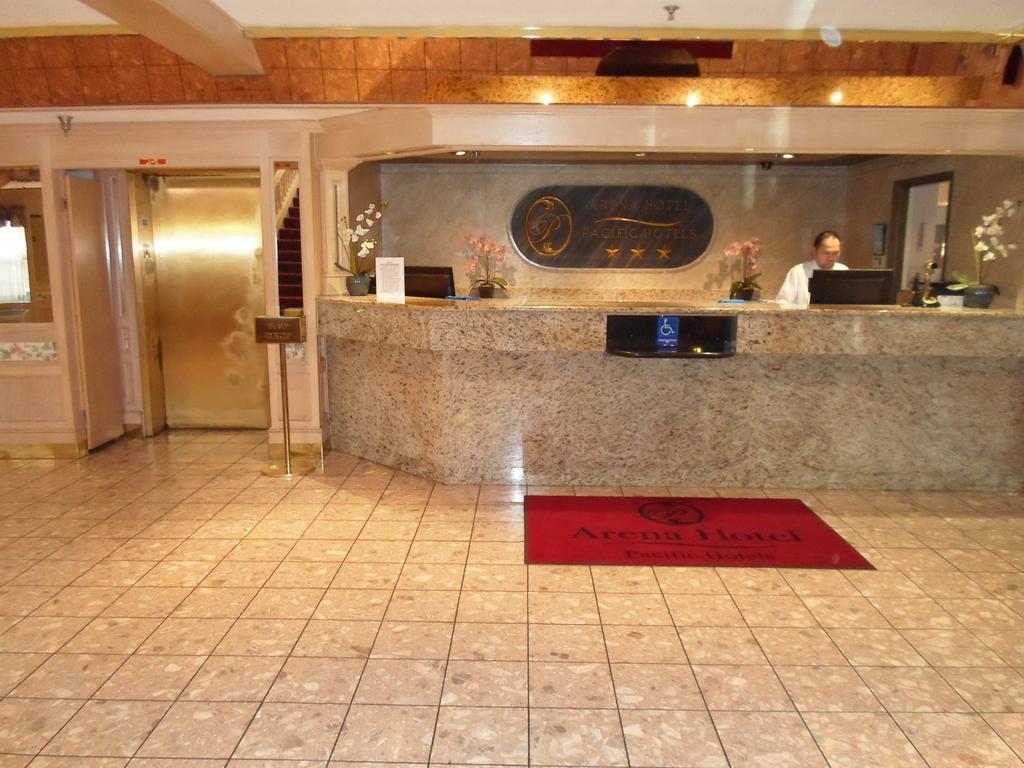 Arena Hotel 3*