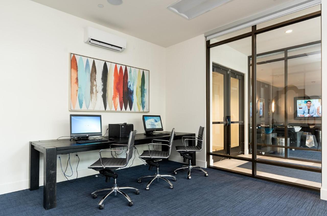 Global Luxury Suites At Epic Way Apartment *