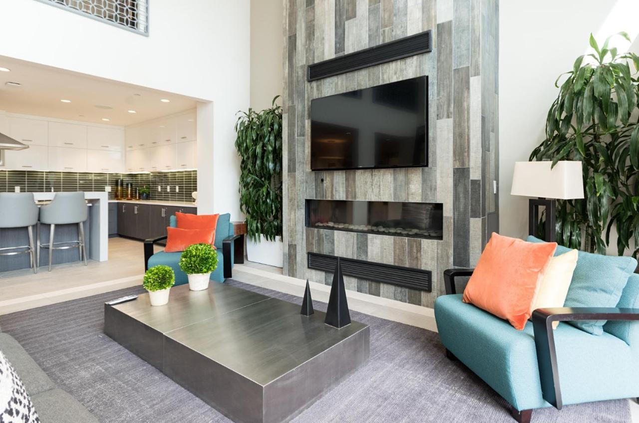 Global Luxury Suites At Epic Way *