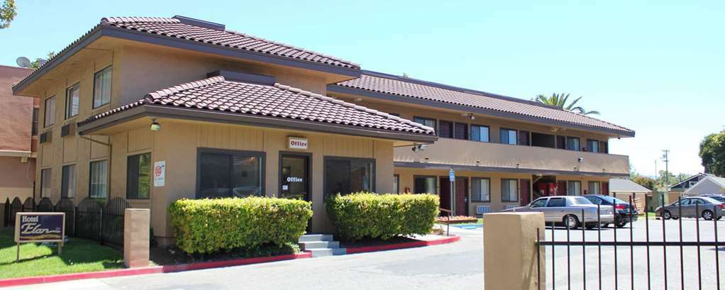 Signature Motel