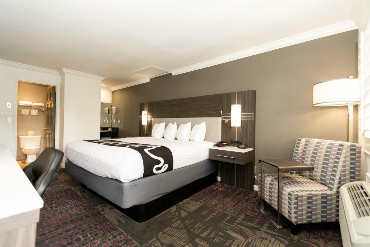 Rodeway Hwy-101 Tully Rd Exit Inn San Jose