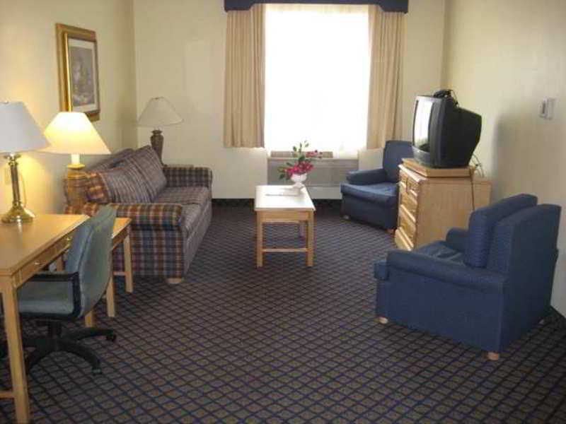 Hampton & Hotel 3*