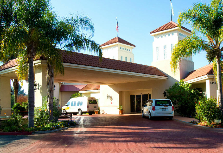 Wyndham Garden Airport 3*