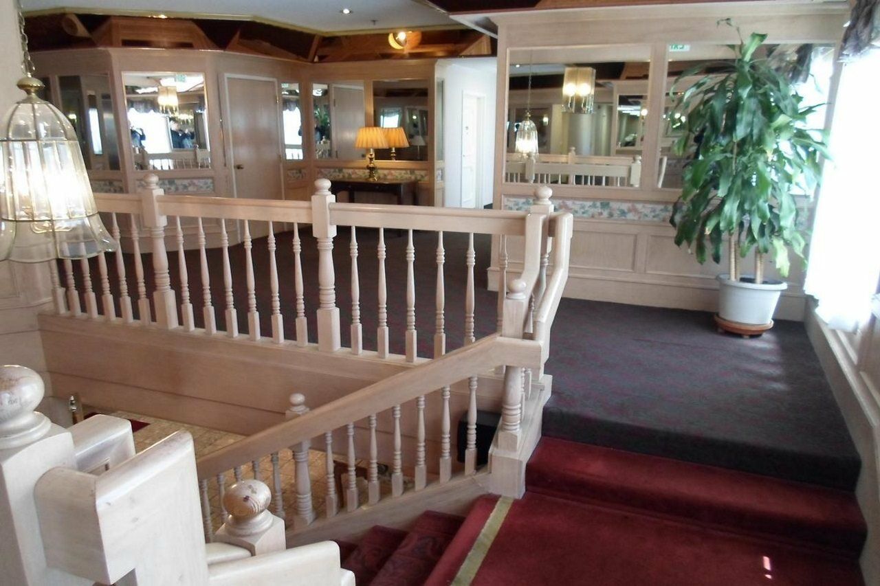 Arena Hotel 3*