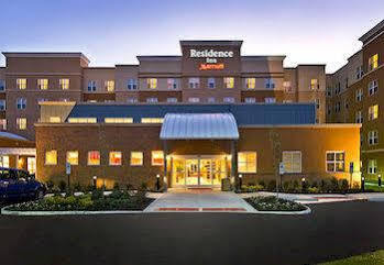 By Marriott Airport 4*