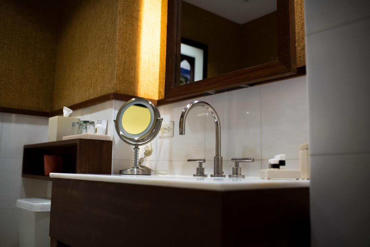 Valencia Santana Row 4* San Jose