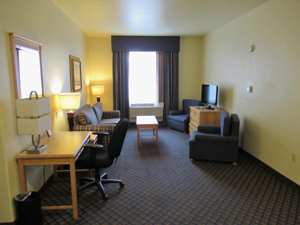 Hampton & Hotel