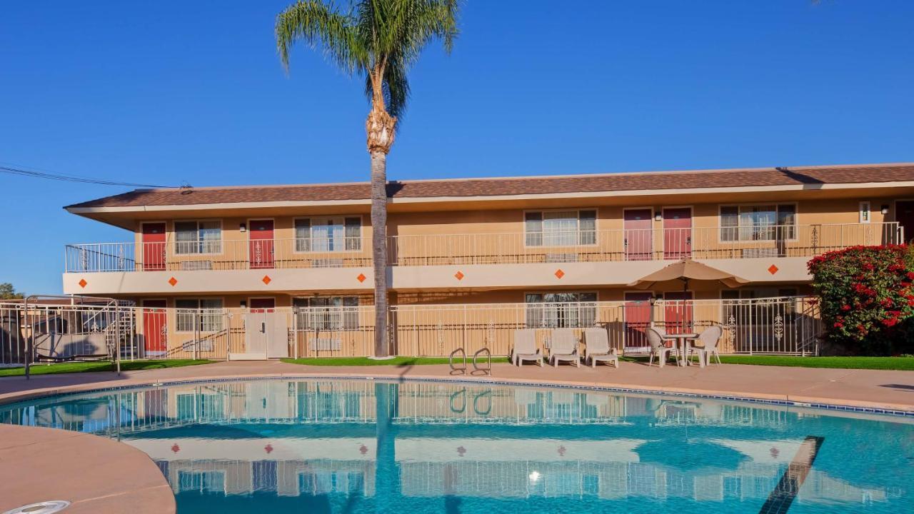 Surestay By Western Airport Motel