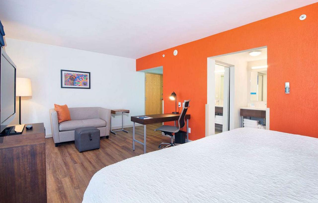 Hotel Hampton & Airport