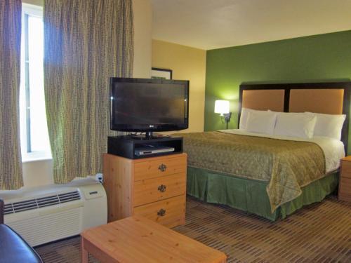 Extended America Premier - - Airport Hotel