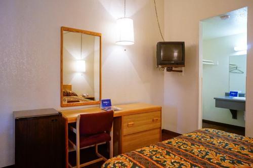 Motel Ez 8 Ii San Jose