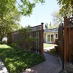 Willow Glen Private Studio - 1 Queen Bed And 1 Queen Inflatable