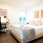 Grand Lux 4Br Prime Location & Serene Yard