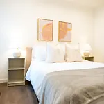 Grand Lux 4Br Prime Location & Serene Yard