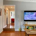 Remodeled Spacious 2Bdr2Bath King Beds Backyard