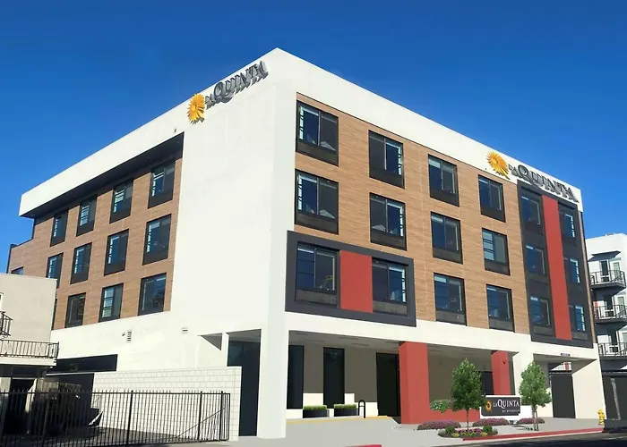 La Quinta Inn & Suites By Wyndham San Jose Airport-Downtown