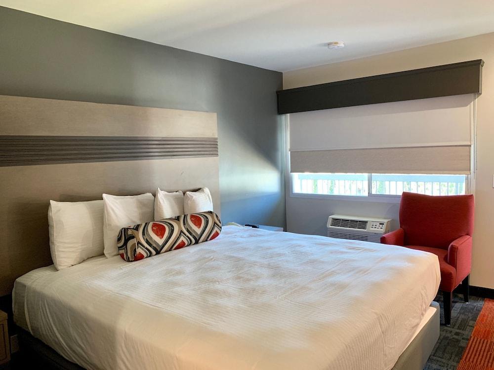 Pacific Motor Hotel 2*