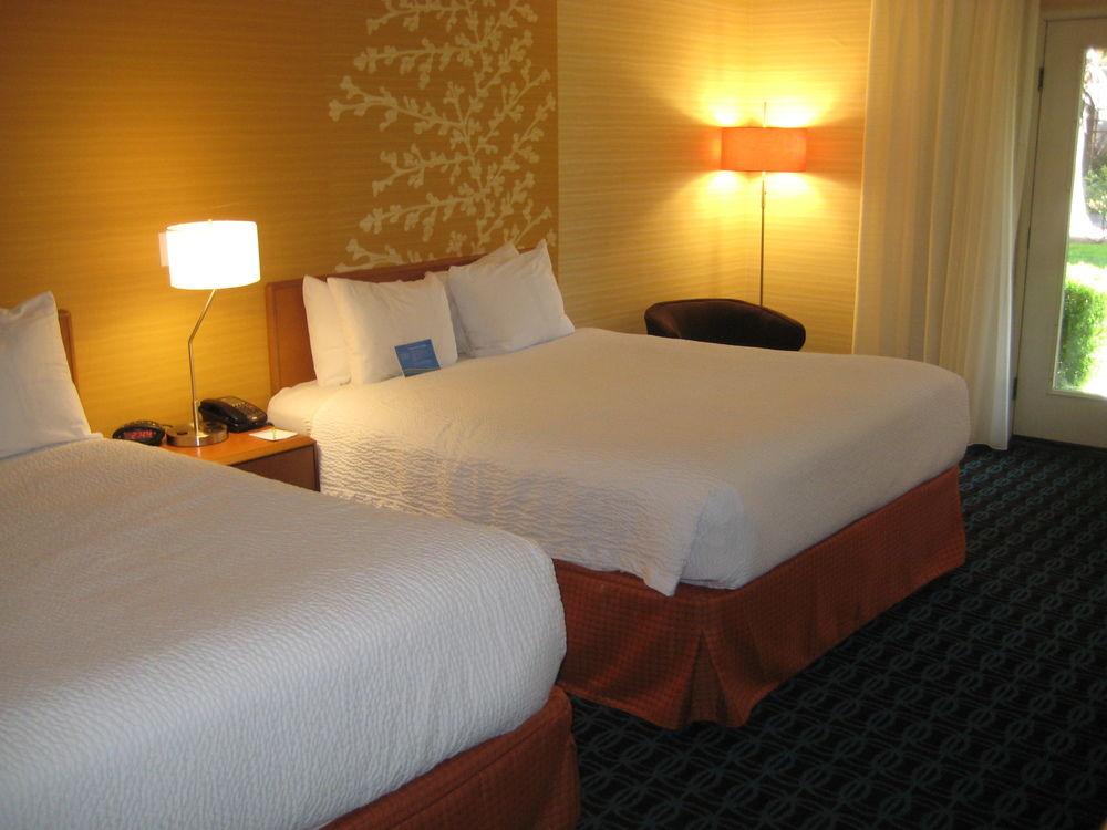 Fairfield And By Marriott Airport 3*