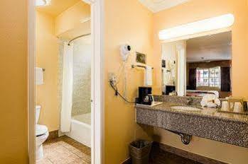 Surestay By Western Airport Motel 3*