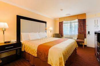 Motel Surestay By Western Airport