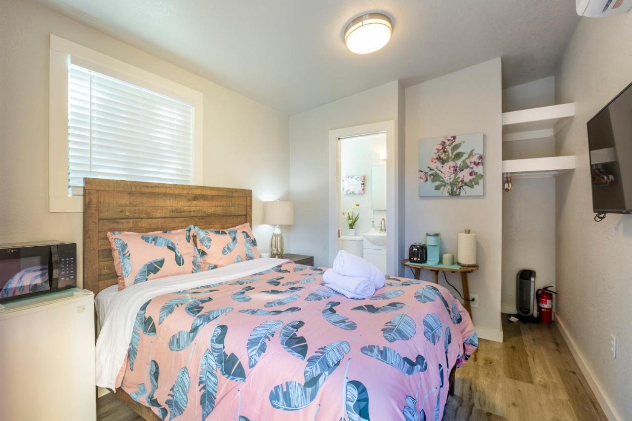 Apartment @ Marbella Lane Mini In Downtown *