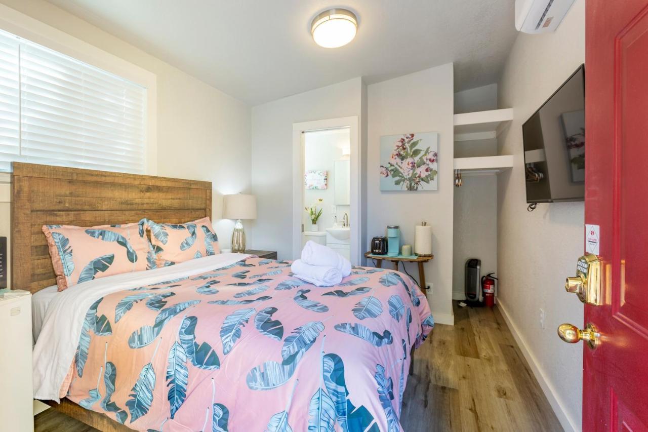 Apartment @ Marbella Lane Mini In Downtown *
