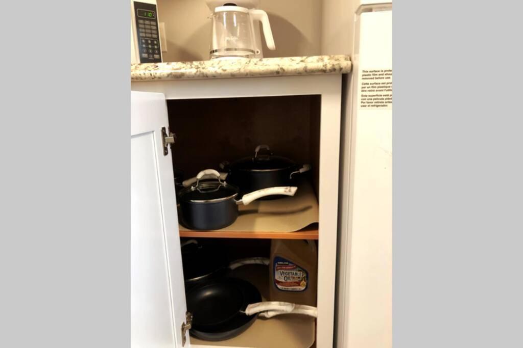 Apartment Luxury Near Oakridge Mall For Vacation/work *