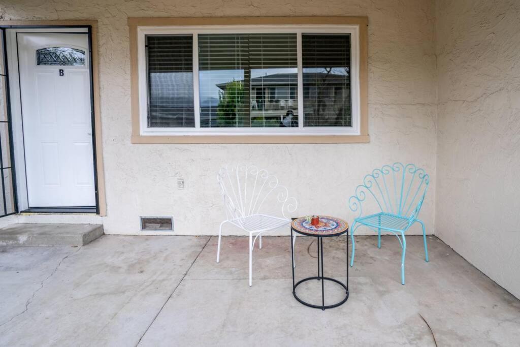 Luxury Near Oakridge Mall For Vacation/work Apartment *