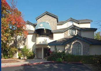 Clarion Silicon Valley Hotel