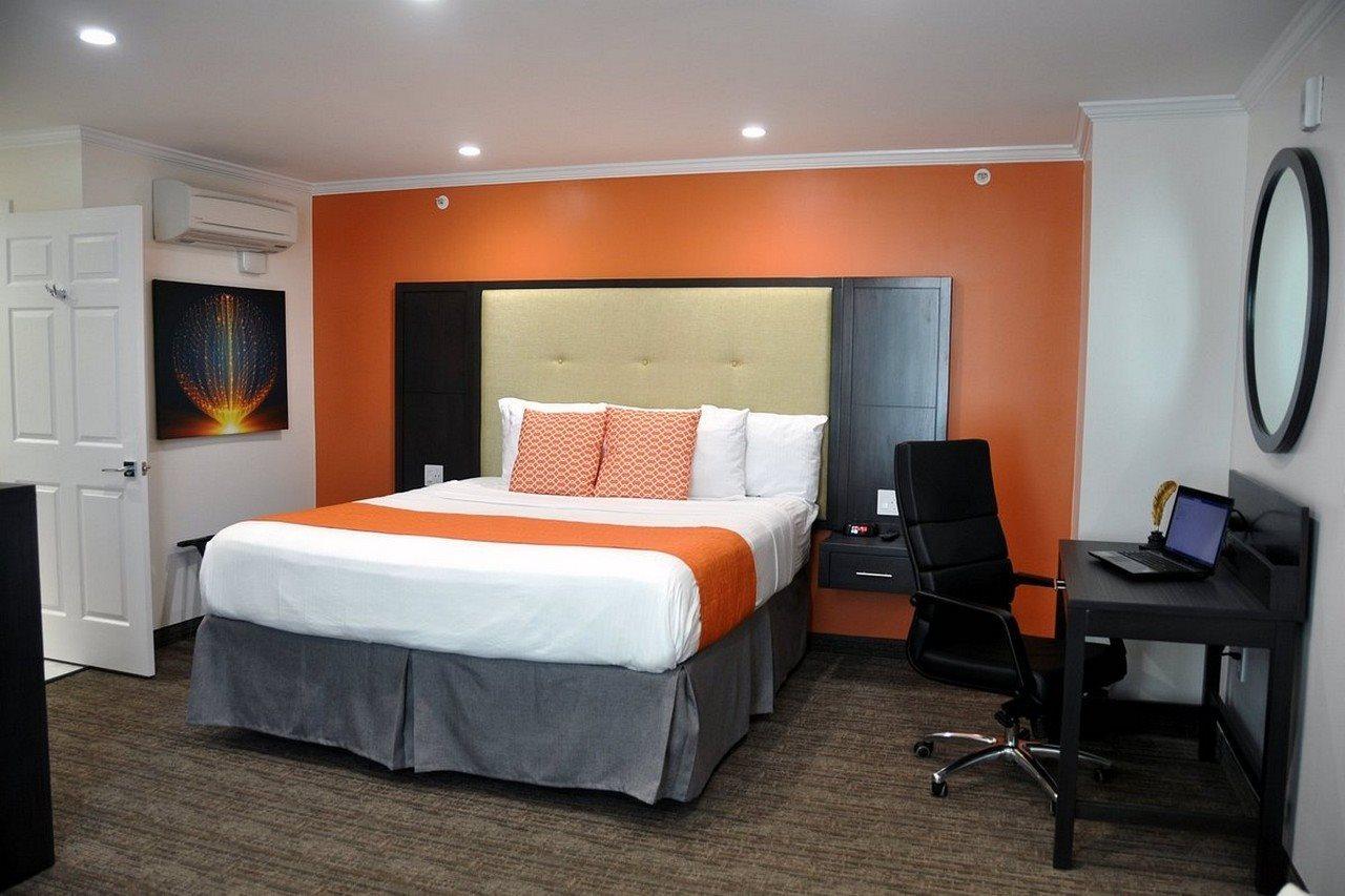 Days Airport Hotel