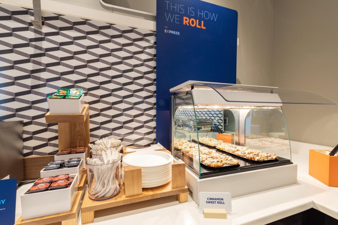 Hotel Express & - Silicon Valley By Ihg San Jose