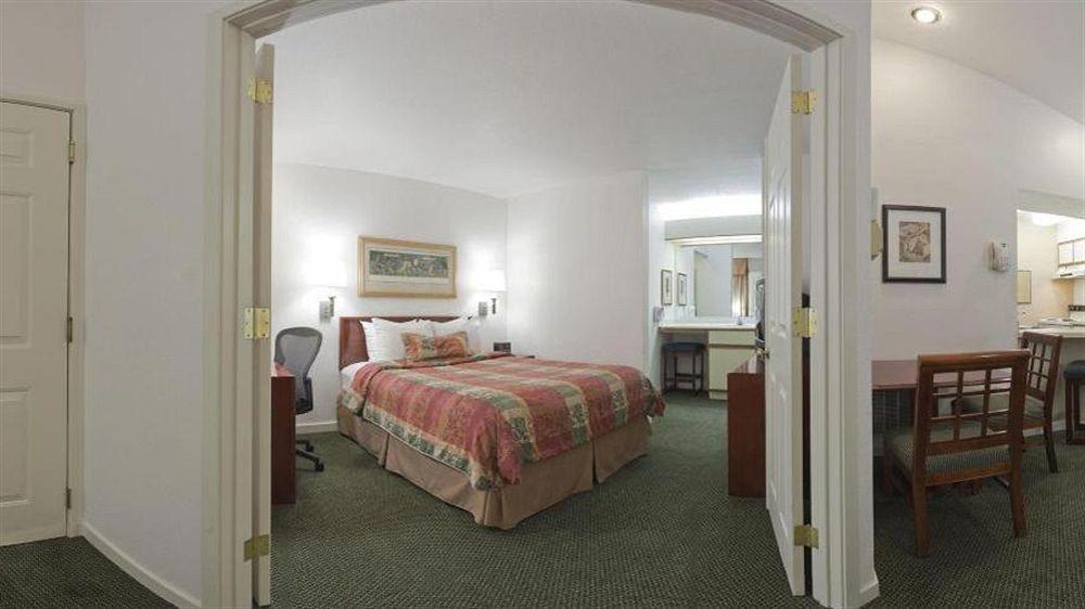 Sonesta Es - Airport Hotel