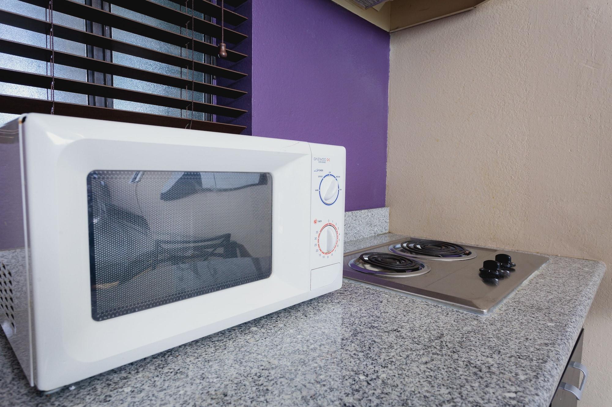 Alura Motel 2*